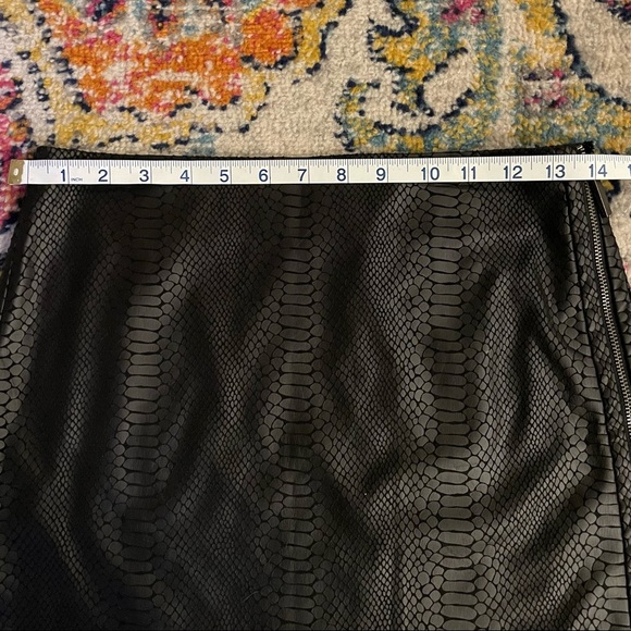 A|X Black Leather Snakeskin Mini Skirt NWT - Picture 5 of 8